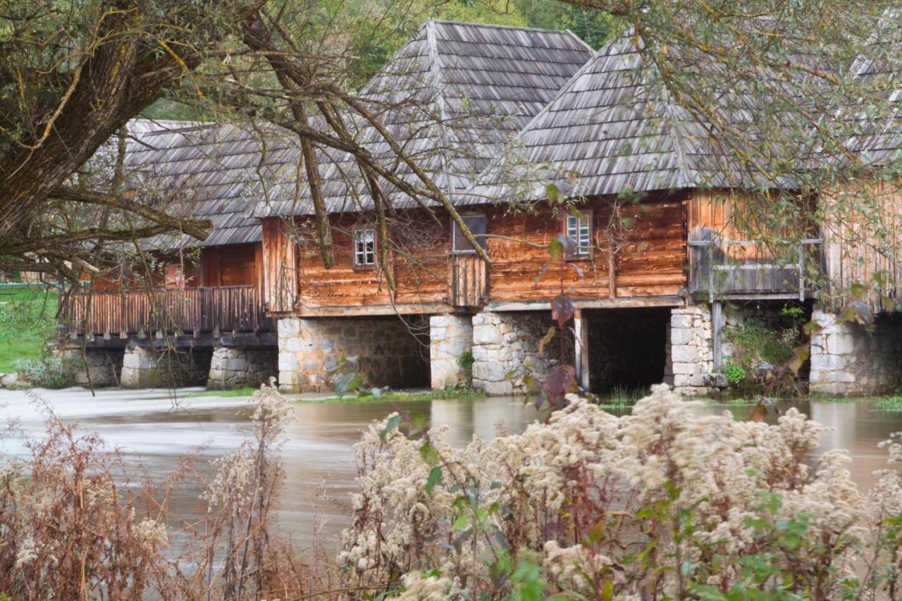 House Arupium - Hot Tub Villa Otocac Bagian luar foto