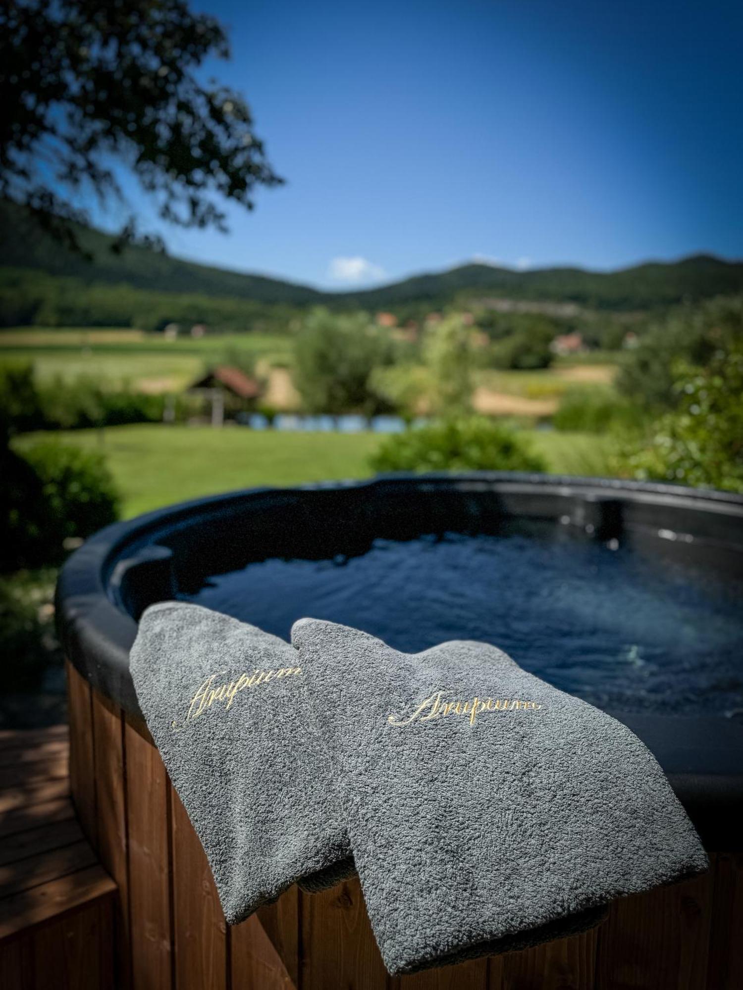 House Arupium - Hot Tub Villa Otocac Bagian luar foto